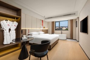 Executive Suite, 1 King Bed, Smoking - Ramada Encore By Wyndham Kunming South Station (Kunming)
