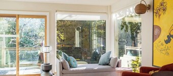 Woodstock Waterfall Hideaway · Walk To Tinker St!