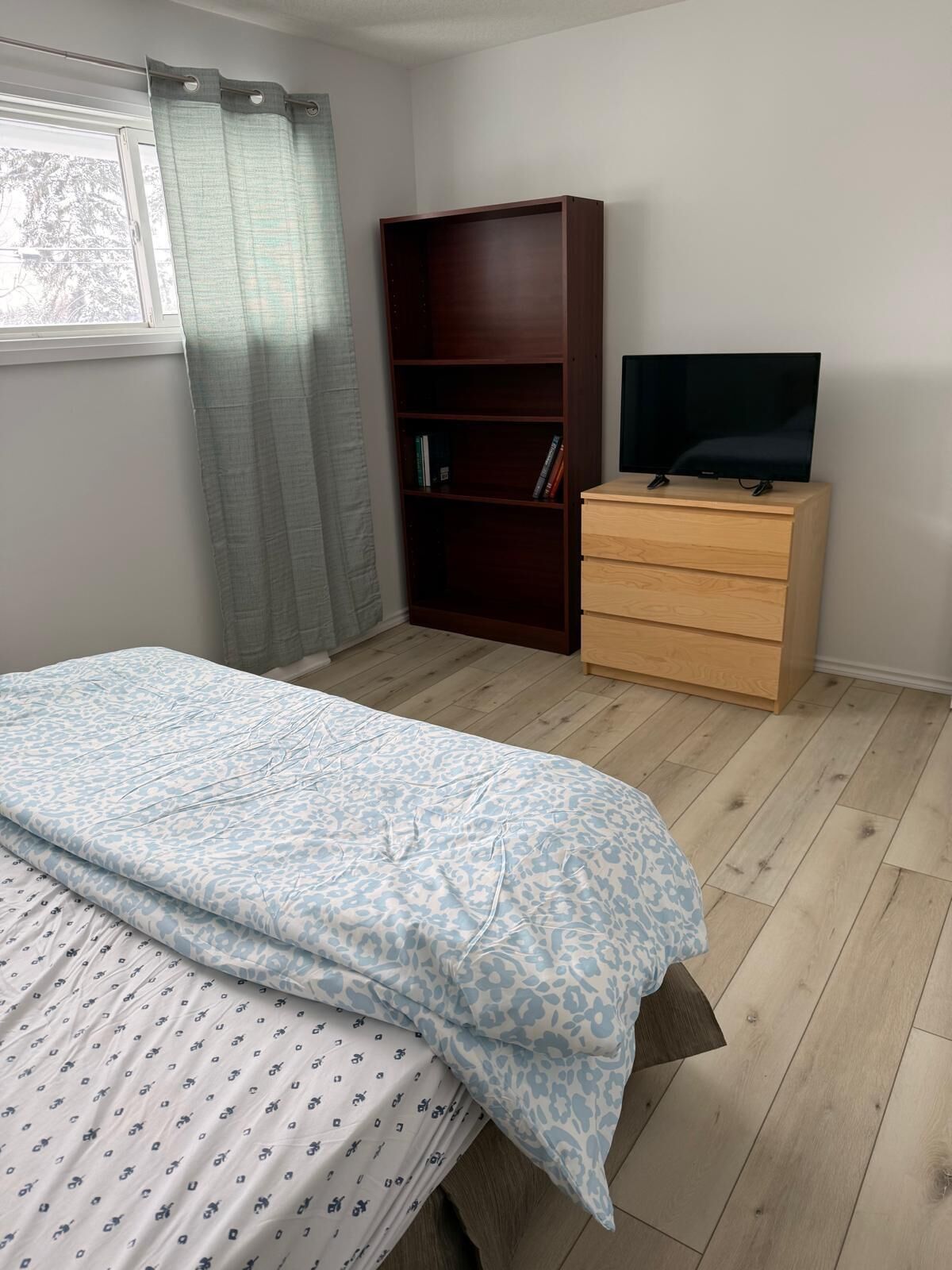 WiFi, bed sheets