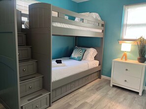 Desk, iron/ironing board, WiFi, bed sheets - Family Getaway w-Pool, Park & Near Beaches (Pensacola)