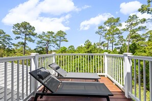 Property grounds - Modern Beach Escape-Game Zone, BBQ, 5 min Beach (Pensacola)