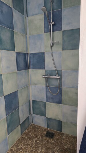 Zweibettzimmer, Gartenblick | Badezimmer
