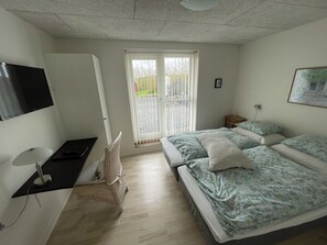 Chambre avec lits jumeaux, vue jardin