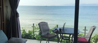 Private Ocean Front Bungalow with Infinity Swimming Pool