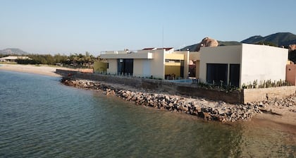 Private Ocean Front Bungalow with Infinity Swimming Pool