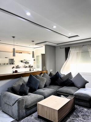 Living area - Modern 2BR Apartment with Pool & Parking – Near Beach in Tangier (Tangier)