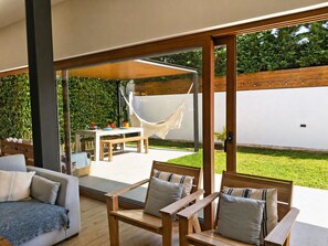 Outdoor dining - Vrbo Property (Aldeia de Juso)