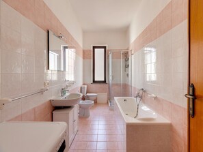 Apartment | Badezimmer