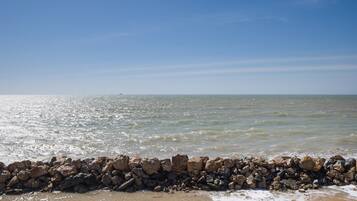 Tæt på stranden