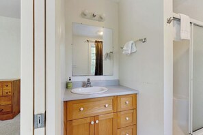 Shower, towels