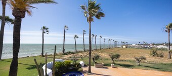 Isla Verde 6: Sfeervolle Kamer op Stappen van Chipiona