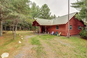 Exterior - Lakefront Home with Private Dock, Pebble Beach & Enclosed Porch - Dogs Welcome (Greenville)