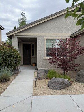 Exterior detail - Lovely 3-bedroom handicap accessible, family friendly house in Spanish Springs (Sparks)