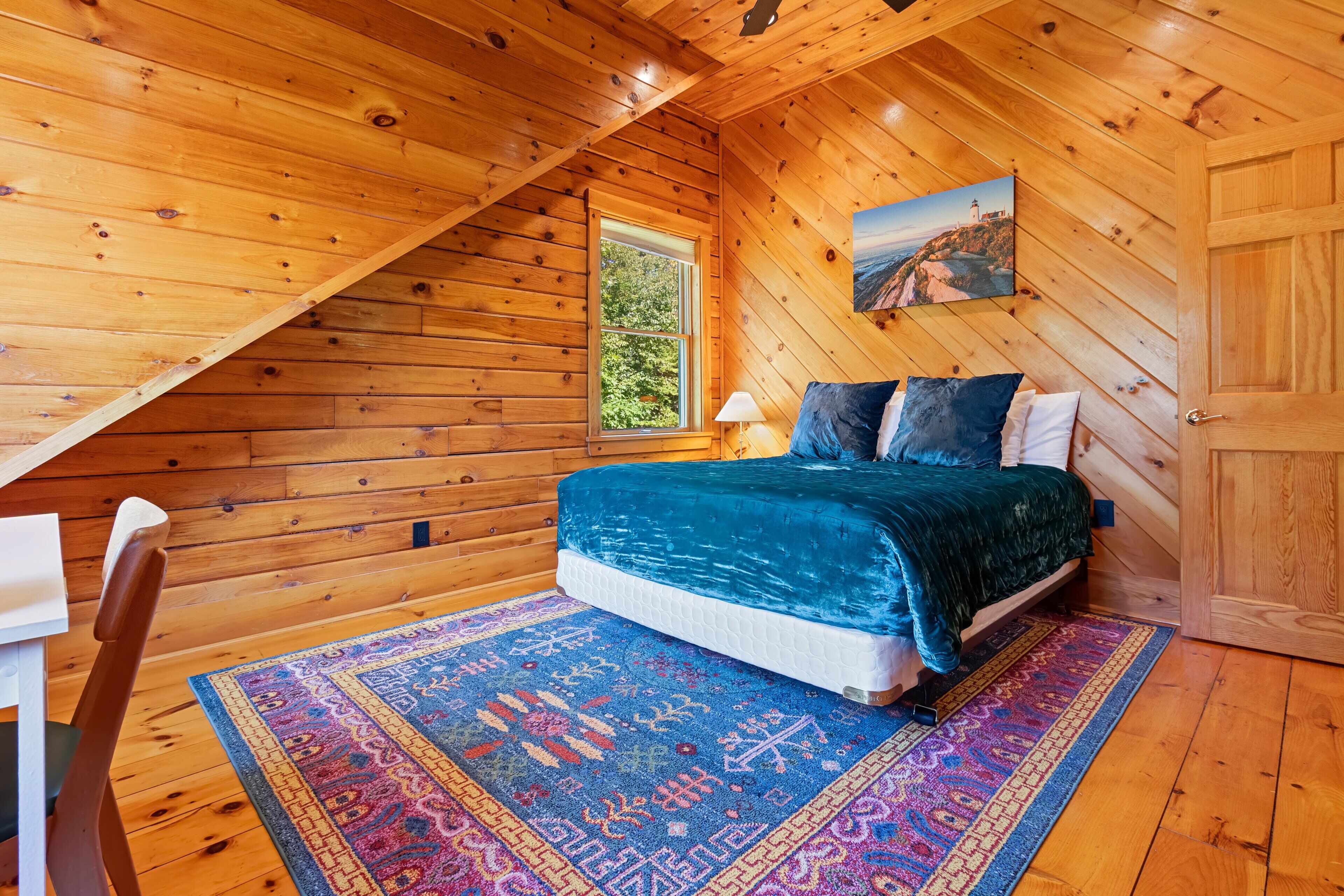 4 bedrooms, iron/ironing board, WiFi (free), bed sheets