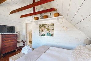 Tabla de planchar con plancha, wifi gratis, ropa de cama