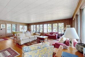 TV, fireplace, books, stereo