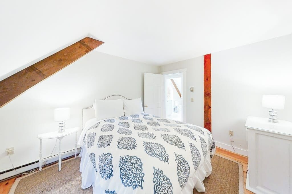 3 bedrooms, iron/ironing board, travel cot, free WiFi