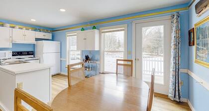 Colorful duplex home with a large yard, deck, WiFi, & ideal Midcoast location