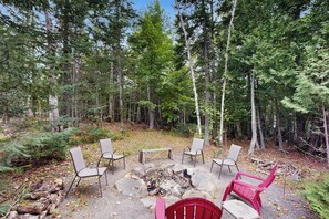 Property grounds - Lakefront home with private dock, canoe & kayak, fast WiFi, and firepit - dog OK (Greenville)