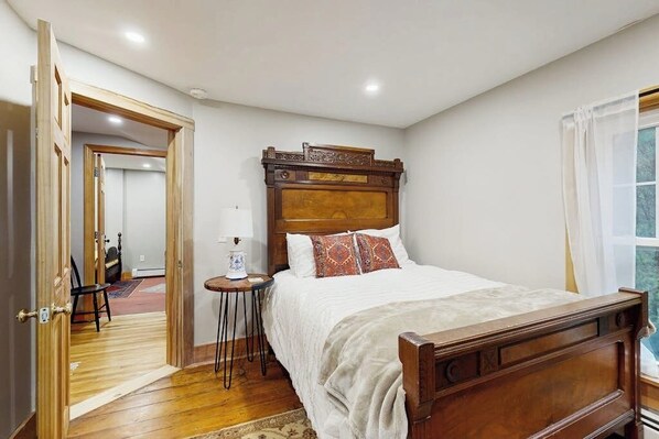 4 bedrooms, free WiFi, bed sheets