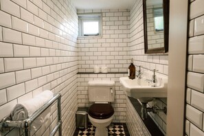 Shower, towels