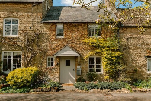 Cotswold Cottage in Little Compton