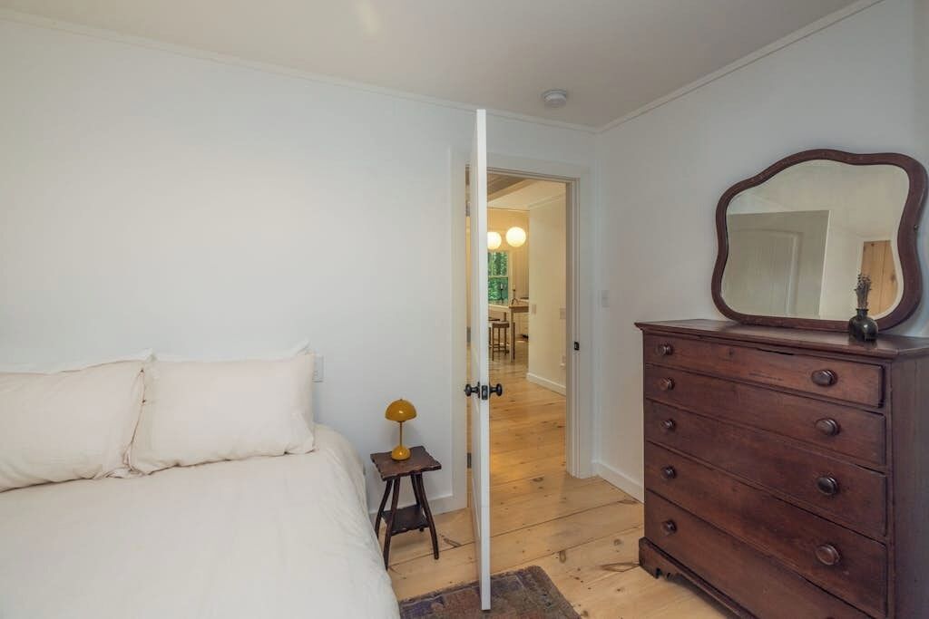 2 bedrooms, desk, free WiFi, bed sheets