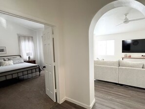 Living area - Cozy Home with HotTub, Patio, Grill & Park Views (Gilbert)