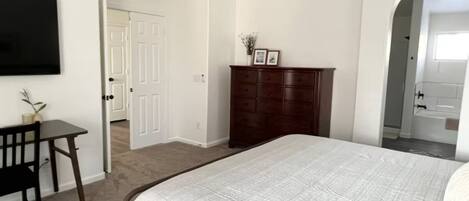 Iron/ironing board, WiFi, bed sheets