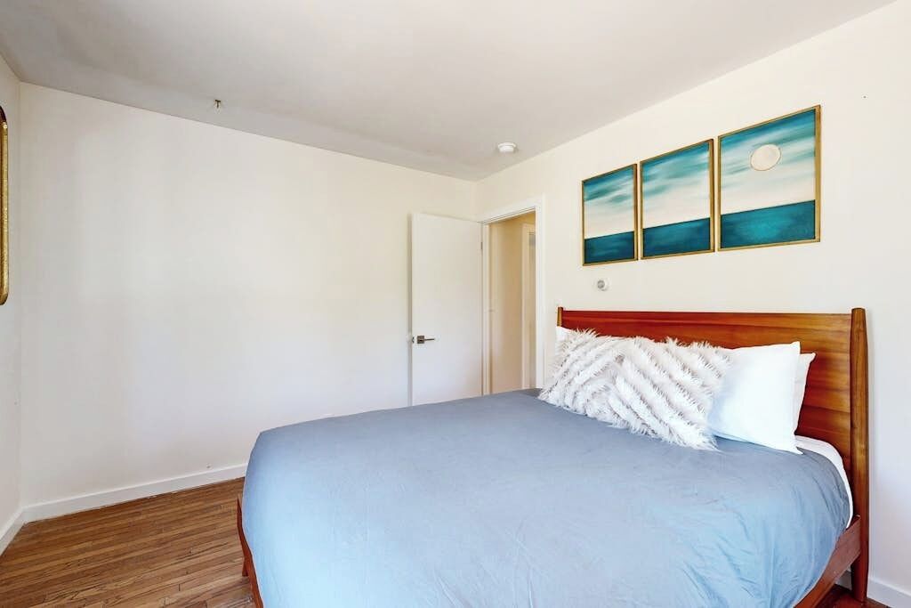 4 bedrooms, travel cot, free WiFi, bed sheets
