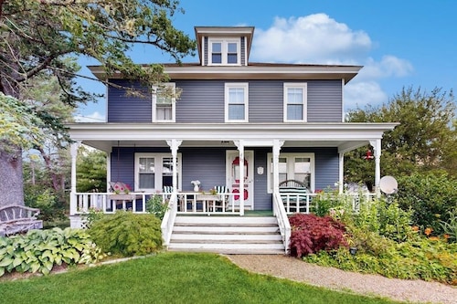 Coastal Serenity Retreat with Ocean Views, Spacious Porch and Modern Comforts