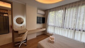 In-room safe, desk, iron/ironing board, free WiFi - Kamala Beach Residence A202 (Tambon Kamala)