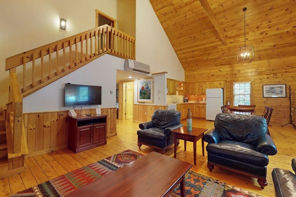 TV, fireplace, DVD player, table tennis