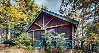 Dog-friendly cabin retreat with full kitchen, private deck, firepit & hiking