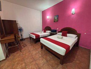 Basic Quadruple Room | Free WiFi, bed sheets - Hotel del águila  (Oaxaca)