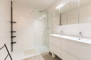 Shower - 2 bedroom accommodation in Sint Idesbald (Sint Idesbald)