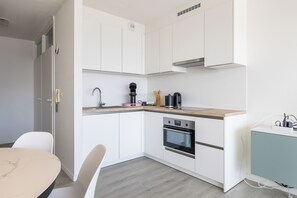 Fridge, oven, stovetop, coffee/tea maker - 2 bedroom accommodation in Sint Idesbald (Sint Idesbald)