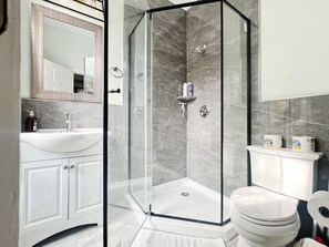 Bathroom - Ramblei near Drexel Park - 4BR House (Philadelphia)