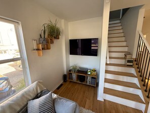 Living area - Sunny Bungalow Near Downtown Denver (Denver)