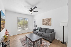 Smart TV - Scottsdale Pad Steps to Kierland | Pool | Spa (Scottsdale)
