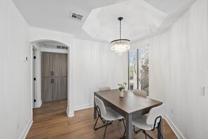 Dining - Scottsdale Pad Steps to Kierland | Pool | Spa (Scottsdale)