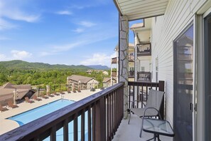 Property grounds - Serenity Ridge Clubhouse - 6 Units/Big Groups/Pool (Pigeon Forge)