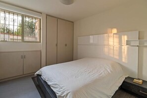 Blackout curtains, iron/ironing board, free WiFi - Quiet and Cozy Home with Great Location (Queretaro)