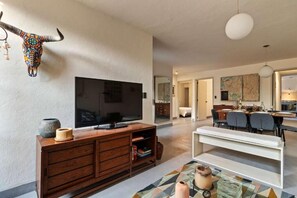 Living area - Quiet and Cozy Home with Great Location (Queretaro)