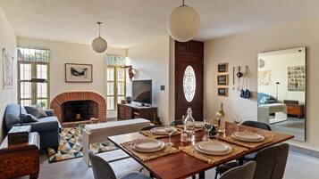 Rumah Deluks, patio, pemandangan kota | Interior