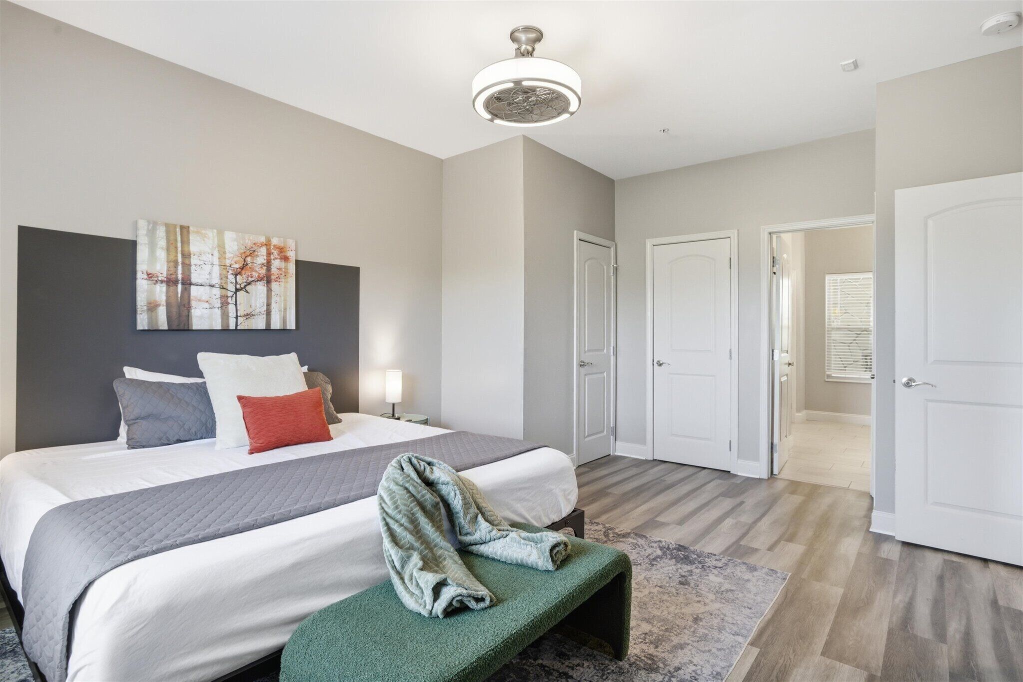 Iron/ironing board, free WiFi, bed sheets