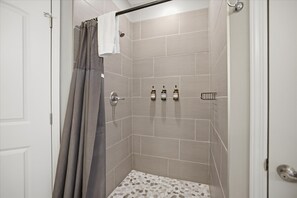 Shower, towels