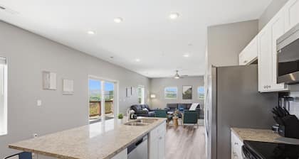 Serenity Ridge Clubhouse Unit 6- Big Groups/Pool