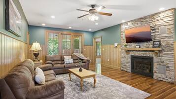 Smart TV, fireplace, table tennis
