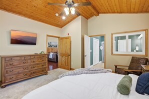 Iron/ironing board, free WiFi, bed sheets - Serenity Ridge Suite 321- King Bedroom/Pool Access (Pigeon Forge)